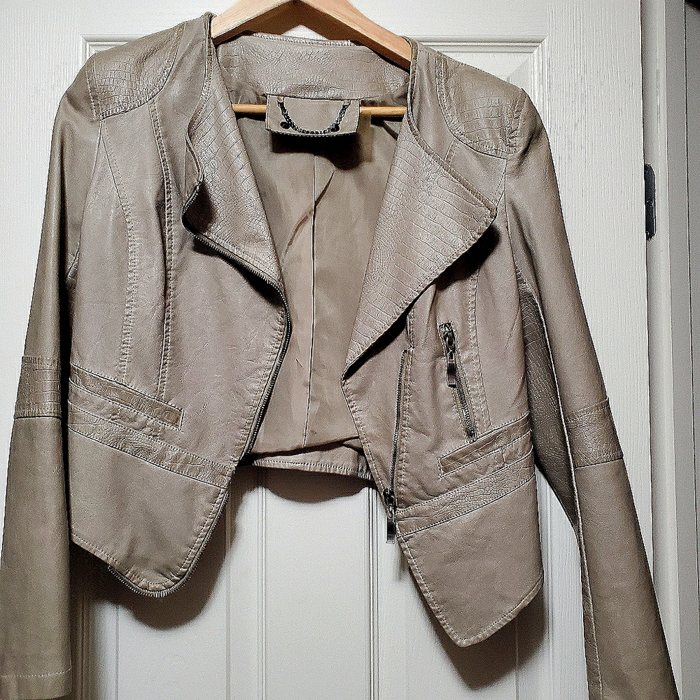 Cropped Faux Leather Jacket